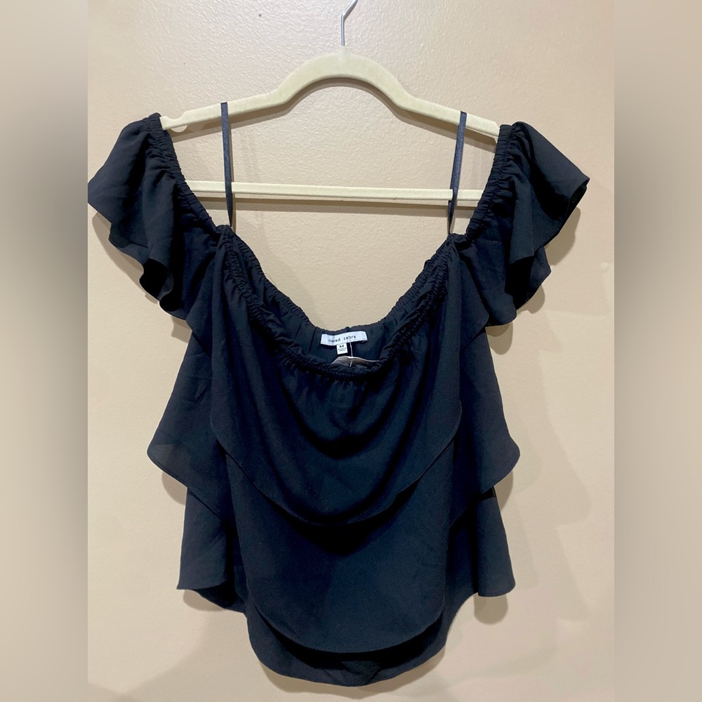 NEW WITH TAGS* Size Medium beautiful black ruffled sleeve blouse